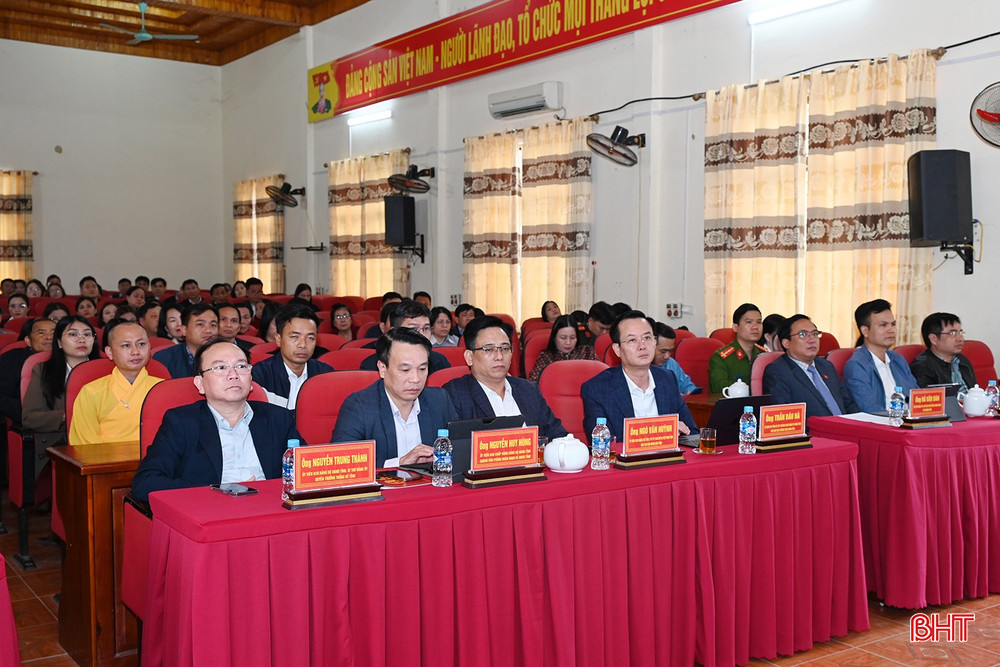 Đại biểu dự hội nghị.