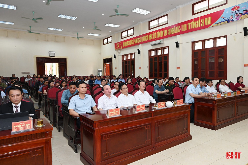 Đại biểu dự hội nghị.