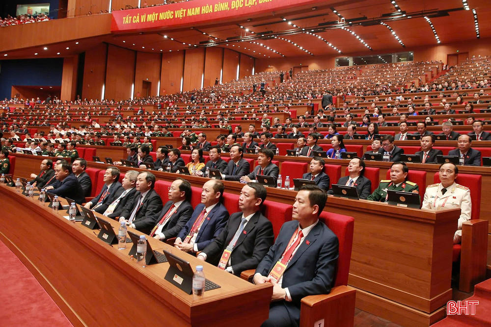 Đoàn đại biểu tỉnh Hà Tĩnh dự phiên khai mạc Đại hội XIV của Đảng.