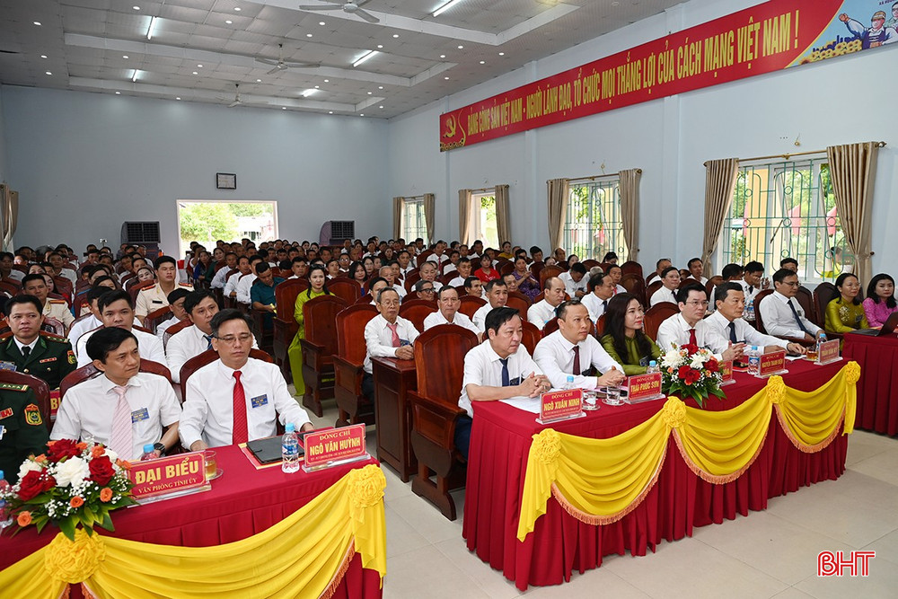 Đại biểu dự đại hội. Đại biểu dự đại hội.