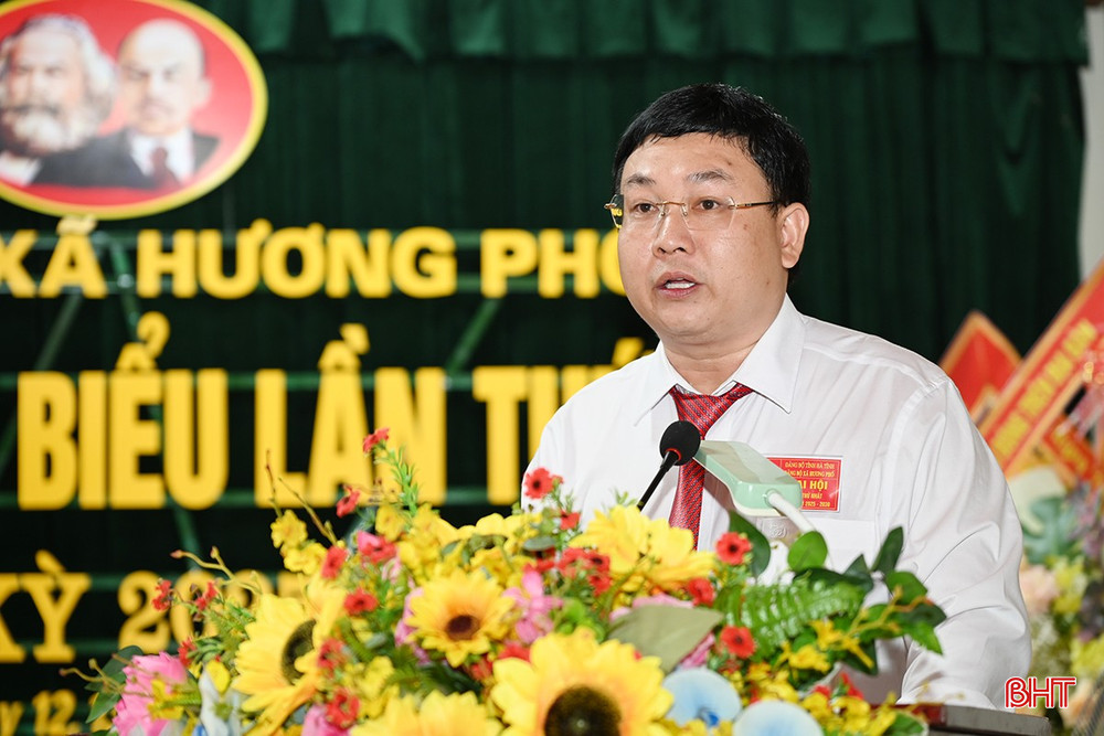 Chủ tịch UBND xã Hương Phố Nguyễn Xuân Quyền tổng hợp, tiếp thu các ý kiến thảo luận, góp ý của đại biểu. bqbht_br_6.jpg
