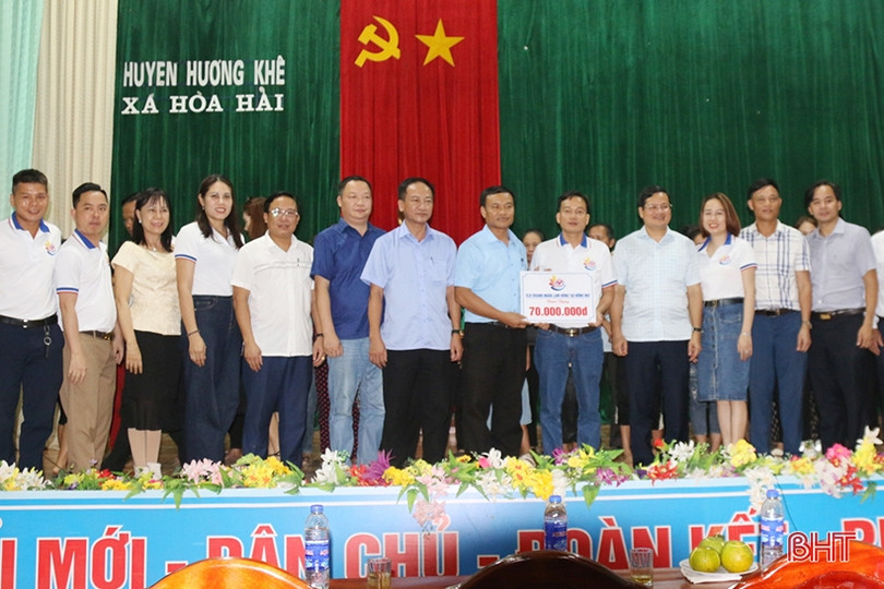 CLB Doanh nhân Lam Hồng trao hỗ trợ hộ dân khó khăn ở Hương Khê