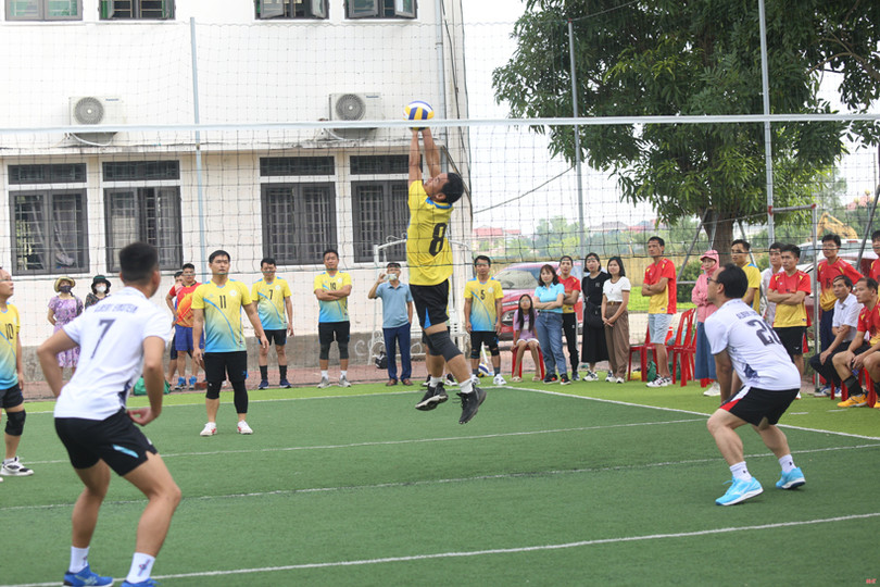 Sôi nổi Giải Bóng chuyền ngành GD&ĐT Hà Tĩnh 