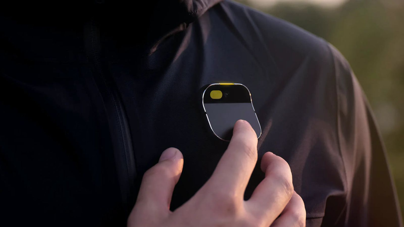 Vợ chồng cựu nhân viên Apple ra smartphone AI không màn hình