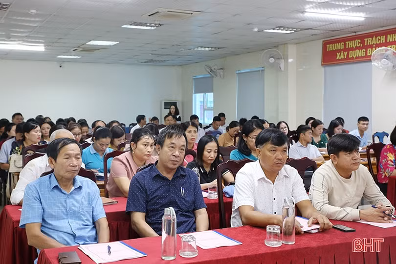 Cập nhật kiến thức mới về chẩn đoán, điều trị bệnh sốt rét cho nhân viên y tế