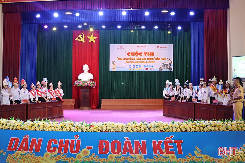 Trường THPT Cẩm Bình nhất cuộc thi Học sinh với an toàn giao thông”