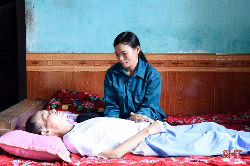 Nghị lực vượt khó của hai chị em sinh viên nghèo học giỏi