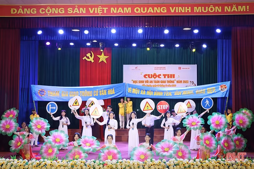 Trường THPT Cẩm Bình nhất cuộc thi Học sinh với an toàn giao thông”