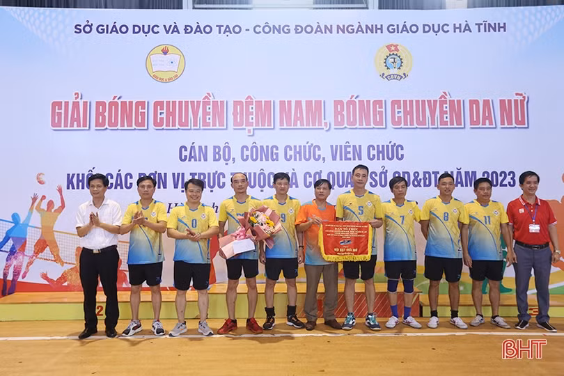Giải Bóng chuyền ngành GD&ĐT Hà Tĩnh có 2 nhà vô địch
