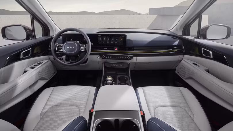 KIA Carnival công bố phiên bản mới sau khi bản cũ bị chê kém an toàn