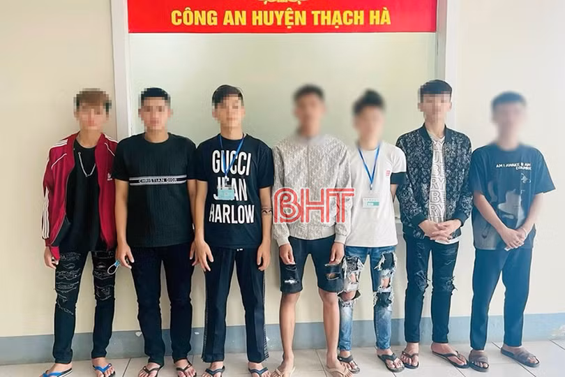 Giải quyết mâu thuẫn bằng hung khí, 8 thanh thiếu niên bị khởi tố