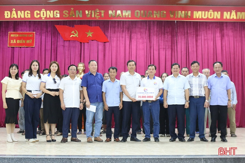 CLB Doanh nhân Lam Hồng trao hỗ trợ hộ dân khó khăn ở Hương Khê