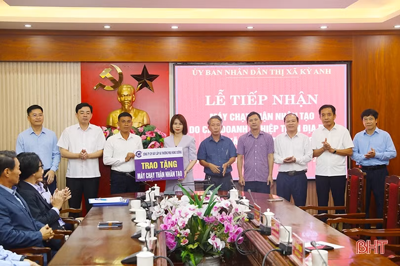 Thị xã Kỳ Anh tiếp nhận 3 máy chạy thận nhân tạo