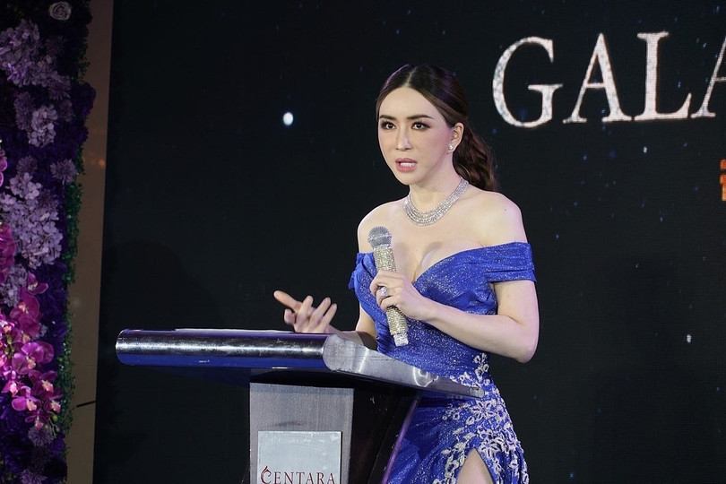 Bà trùm Miss Universe nộp đơn xin phá sản