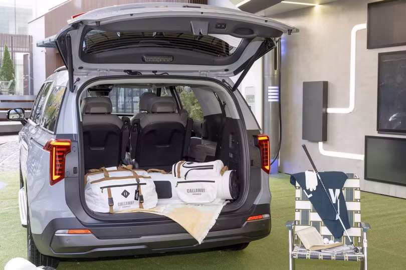 KIA Carnival công bố phiên bản mới sau khi bản cũ bị chê kém an toàn