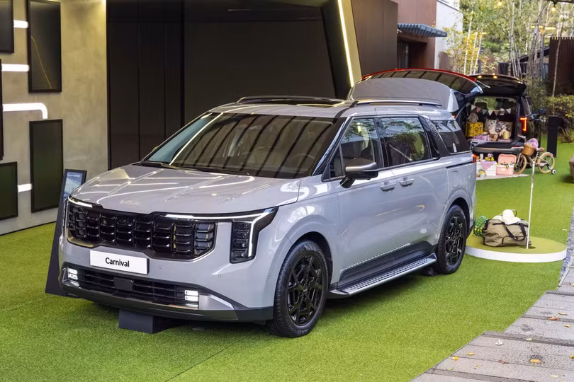 KIA Carnival công bố phiên bản mới sau khi bản cũ bị chê kém an toàn