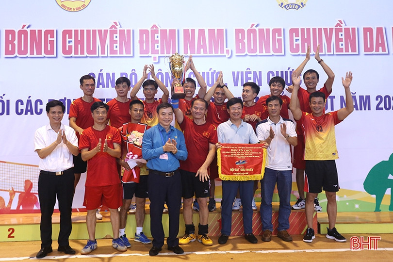 Giải Bóng chuyền ngành GD&ĐT Hà Tĩnh có 2 nhà vô địch