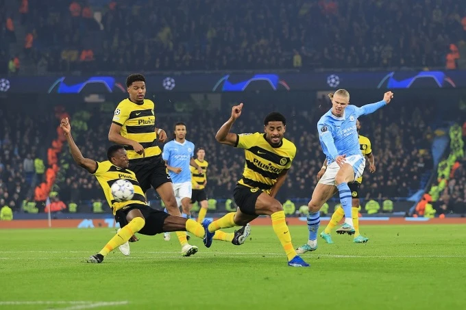 Haaland đưa Man City vào vòng knock-out Champions League