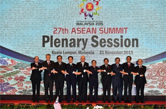 Ký Tuyên bố về "Thành lập Cộng đồng ASEAN" ảnh 1