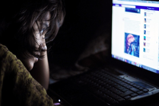 Không chỉ trẻ em, clip bẩn tấn công mọi thành viên trong gia đình