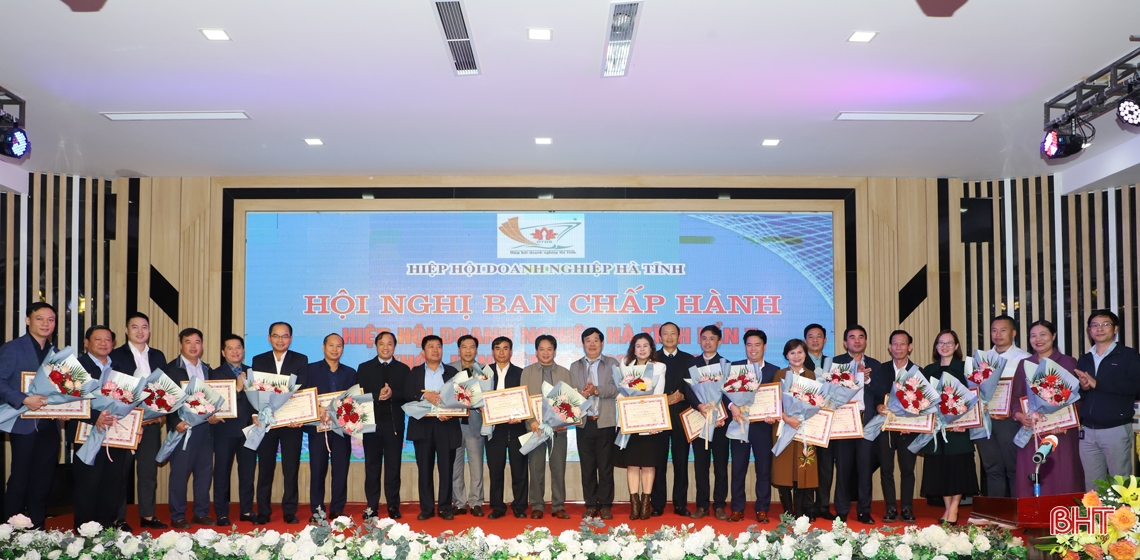 Tiếp tục khơi dậy sức cống hiến, sáng tạo của doanh nghiệp Hà Tĩnh
