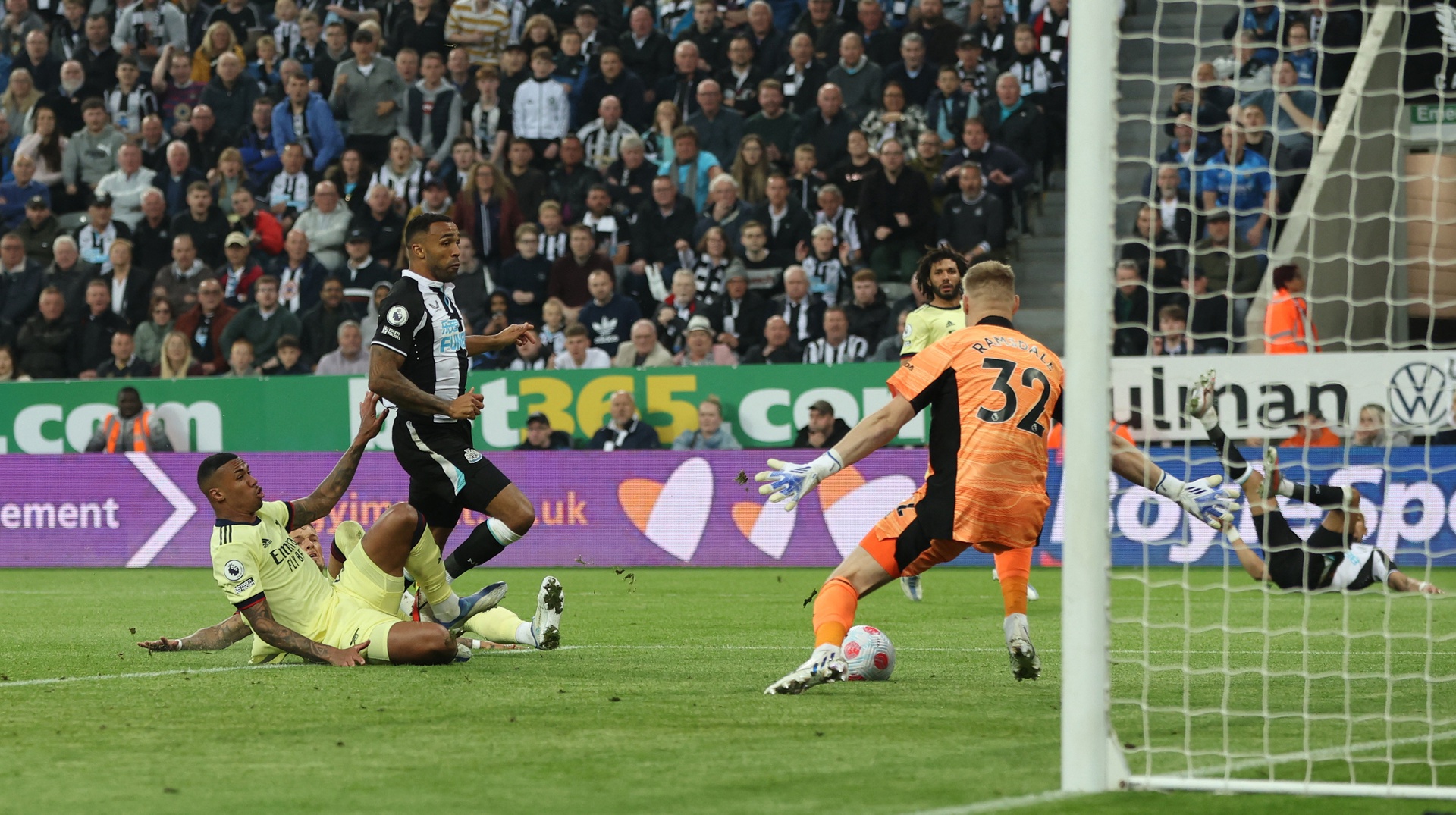 Thua Newcastle 0-2, Arsenal mất quyền tự quyết vào tay Tottenham