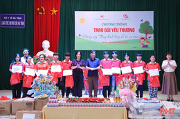 “Trao gửi yêu thương” đến trẻ em mồ côi Hà Tĩnh 