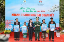 Xuân ấm nghĩa tình