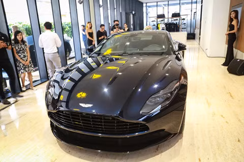 Siêu xe Aston Martin DB11 vừa ra mắt tại VN, giá 15,7 tỷ đồng