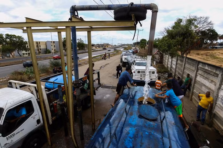 Người dân Venezuela khốn khổ vì thiếu nước sạch sinh hoạt
