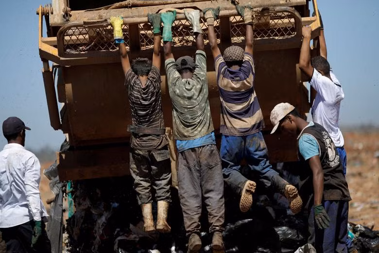 Tay máy Brazil đoạt danh hiệu phóng viên ảnh xuất sắc nhất năm của Reuters