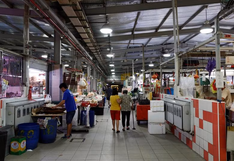Cụ bà 90 tuổi điều hành tiệm mì bán ít nhất 200 bát mỗi ngày ở Singapore