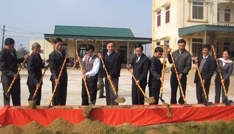 Động thổ xây dựng công trình cấp nước sinh hoạt tại xã Khánh Lộc