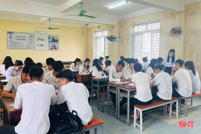 Gần 100% học sinh hệ giáo dục thường xuyên lựa chọn tổ hợp KHXH. 1.6.jpg