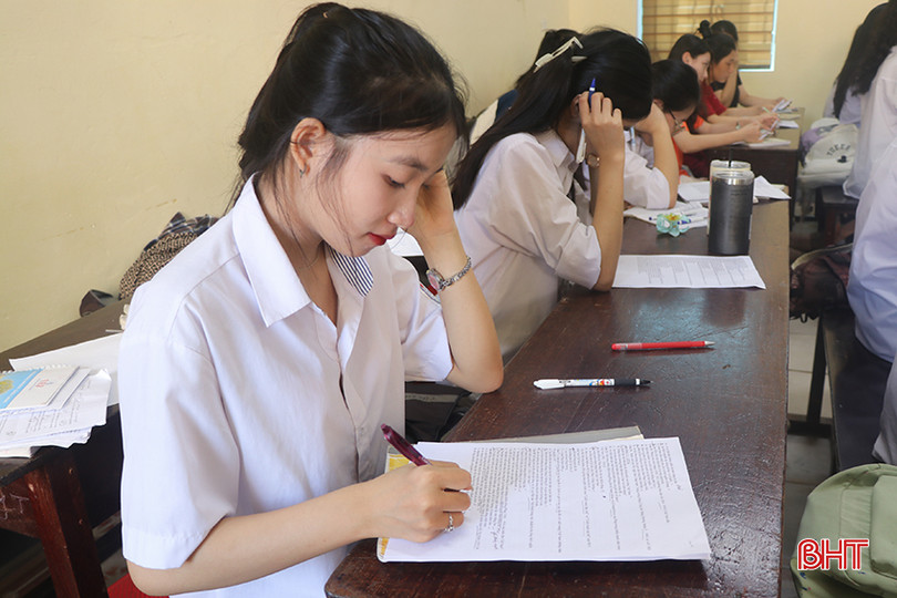 Không khí nghiêm túc nhưng không tạo áp lực cho học sinh. 1.2.jpg