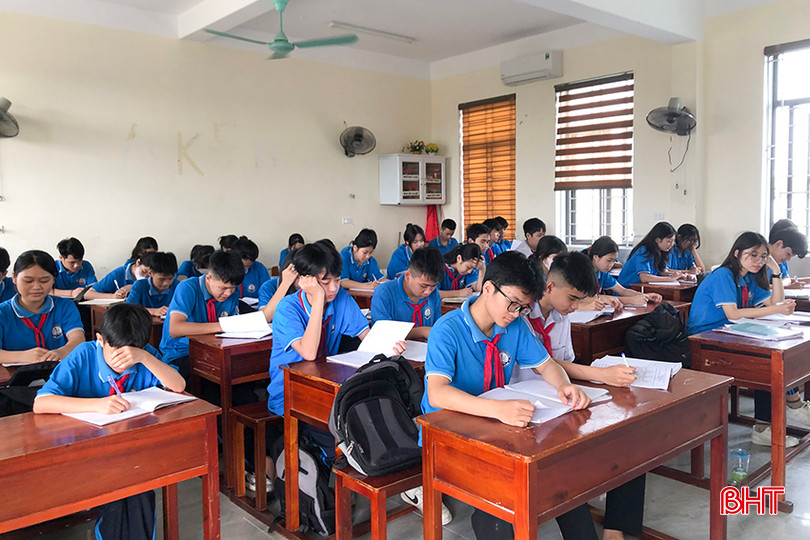 Học sinh lớp 9 Trường THCS Lê Bình ôn tập kiến thức trong giai đoạn nước rút. 1.3.jpg