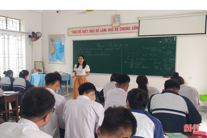 Trường THPT Thành Sen (TP Hà Tĩnh) tăng cường thời lượng ôn tập cho học sinh 12. 1.3.jpg