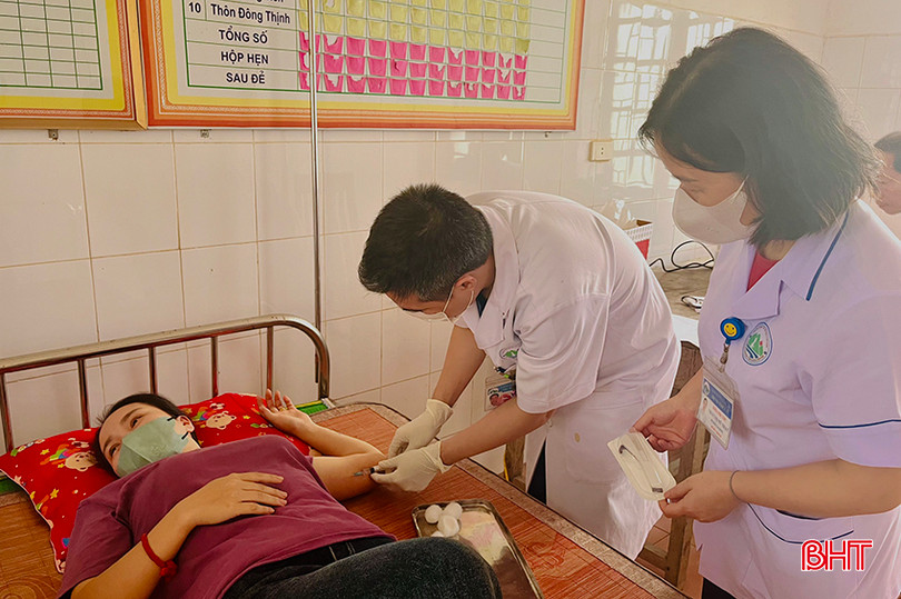 Người dân Phú Lộc thực hiện biện pháp tránh thai hiện đại. 1.3.jpg