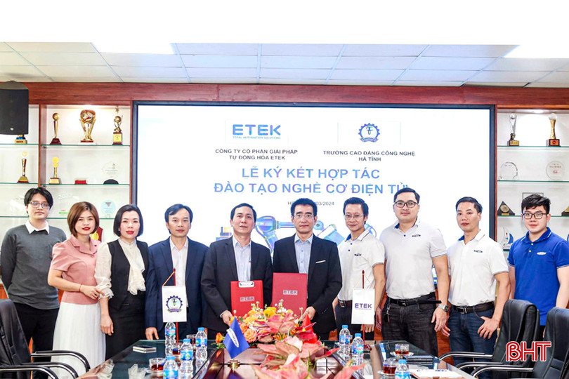 Trường Cao đẳng Công nghệ Hà Tĩnh ký kết hợp tác đào tạo với Công ty CP Giải pháp tự động hóa ETEK (Hà Nội). DT 2724680572_n.jpg