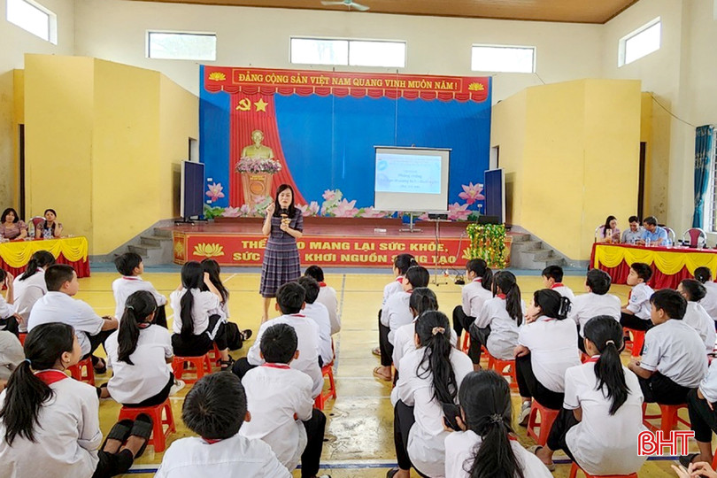 Trung tâm Công tác xã hội - Giáo dục nghề nghiệp cho người khuyết tật Hà Tĩnh tuyên truyền cho học sinh Trường TH&THCS Đậu Liêu (TX Hồng Lĩnh). DT image-20240413194245-8.jpg