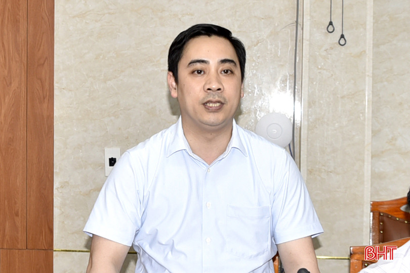 Bí thư Thị uỷ Hồng Lĩnh Lê Thành Đông phát biểu tại buổi làm việc DTT_DSC7694.jpg
