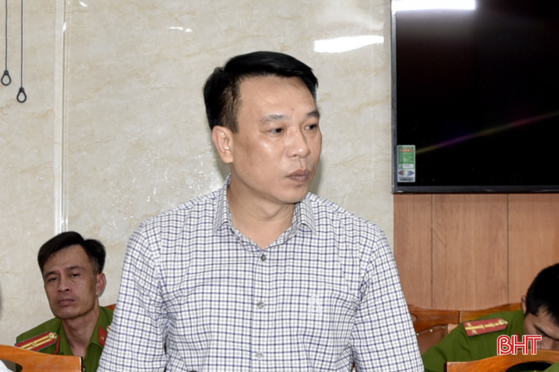 Chủ tịch UBND thị xã Hồng Lĩnh Nguyễn Huy Hùng: Thị xã tiếp tục thực hiện các giải pháp hiệu quả để mô hình lan toả đến toàn thể cán bộ, Nhân dân trên địa bàn; từ đó xây dựng ý thức trách nhiệm của mỗi người dân trong công tác phòng ngừa, đấu tranh tội phạm ma tuý. DT _DSC7688.jpg