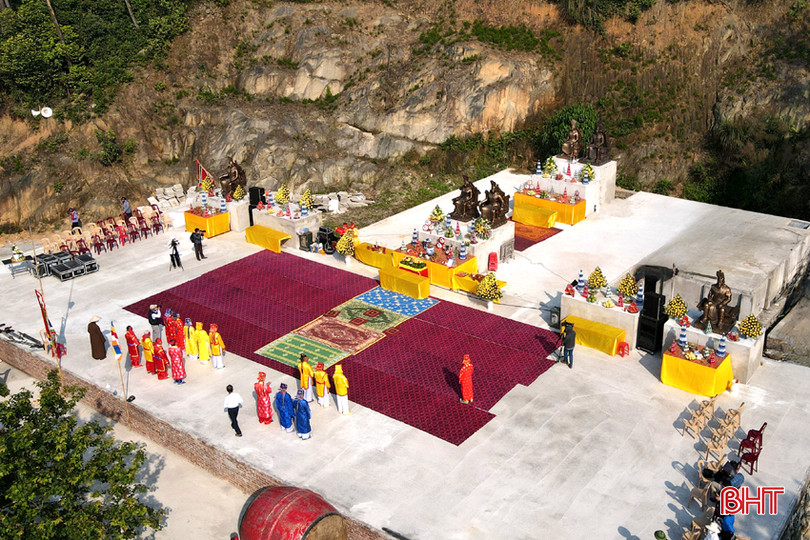 DT -52c5d7080bc1.jpg