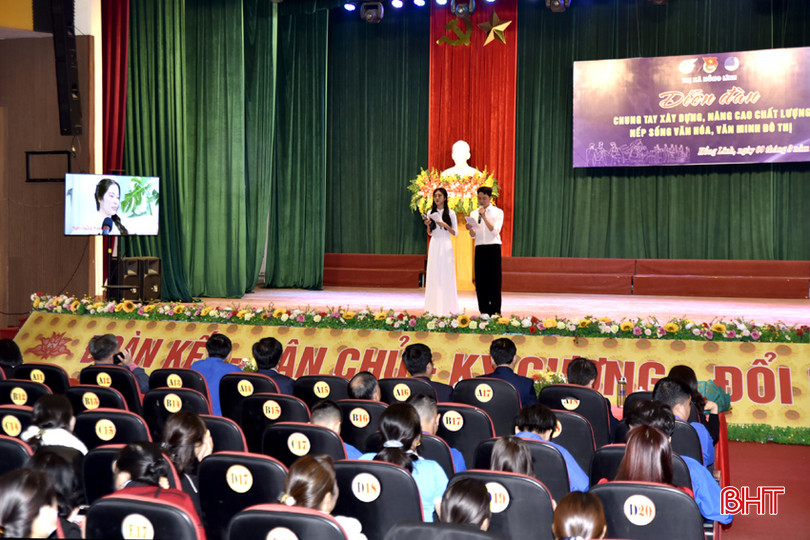 Đoàn viên, thanh niên Trường THPT Hồng Lĩnh thảo luận chủ đề “Ứng xử văn minh trên không gian mạng” tại diễn đàn DT_DSC6576.jpg