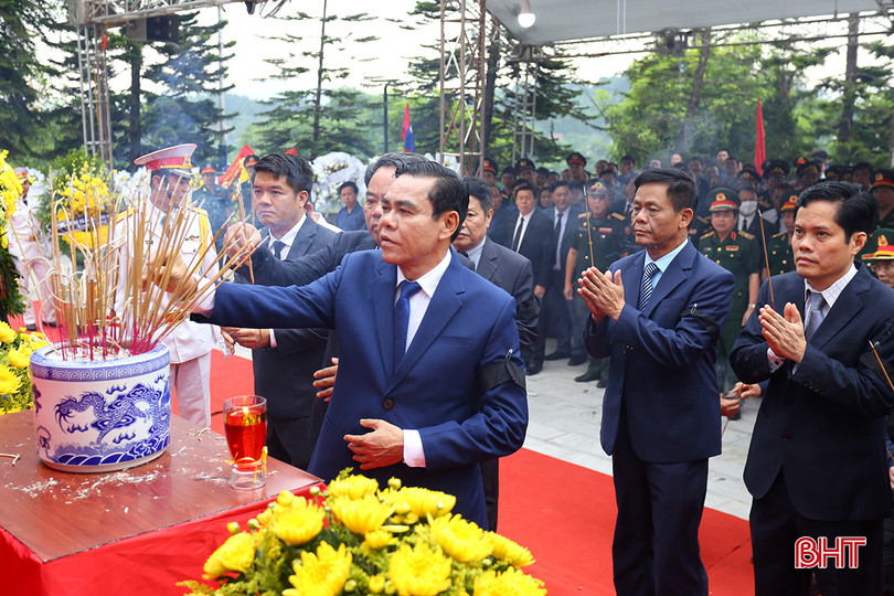 ... lãnh đạo tỉnh Hà Tĩnh... aIMG_4097.jpg