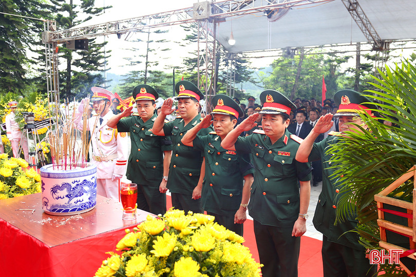 ... đoàn công tác Quân khu 4... aIMG_4065.jpg