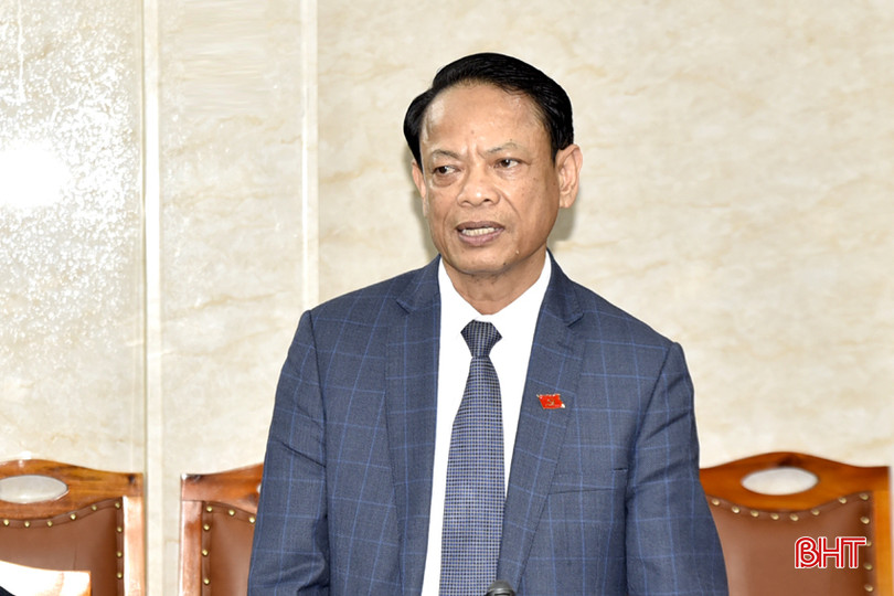 Trưởng ban Tuyên giáo Thị ủy Hồng Lĩnh Đặng Ngọc Huấn: "Mong Báo Hà Tĩnh và Đài PT-TH tỉnh tiếp tục có nhiều bài viết, phóng sự có chiều sâu về các điển hình tiên tiến; công tác xây dựng Đảng, phong trào xây dựng đô thị văn minh". DT_DSC6515.jpg