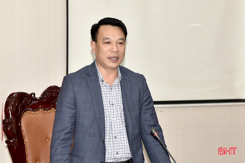 Chủ tịch UBND thị xã Hồng Lĩnh Nguyễn Huy Hùng kết luận buổi làm việc DT_DSC6544.jpg