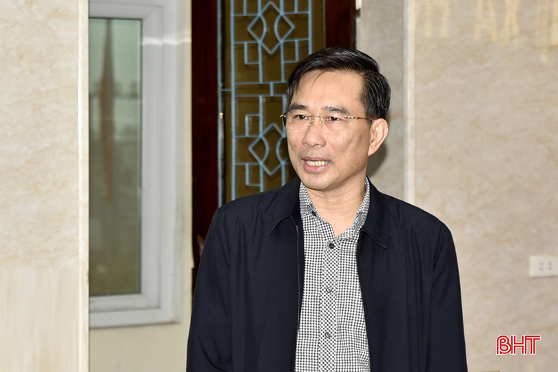 Giám đốc Đài PT-TH tỉnh Nguyễn Viết Trường phát biểu tại buổi làm việc DT_DSC6532.jpg