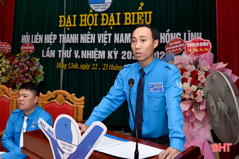Phó Chủ tịch Thường trực Hội LHTN Việt Nam tỉnh Từ Tuấn Phương: Đề nghị Hội LHTN Việt Nam TX Hồng Lĩnh nhiệm kỳ 2024 - 2029 tiếp tục hỗ trợ thanh niên khởi nghiệp, tiếp cận các nguồn vốn vay ưu đãi, kết nối việc làm, ứng dụng khoa học kỹ thuật,..., tham gia các dự án phát triển kinh tế, nông nghiệp sạch, công nghệ cao, vươn lên làm giàu và khai thác tiềm năng lợi thế du lịch tâm linh - sinh thái của TX Hồng Lĩnh. DT_DSC0130.jpg